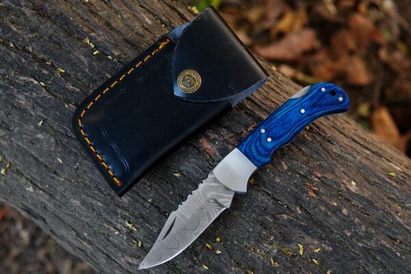 Pocket Knife for Men, 6.5 inch Folding Knife with Pocket Clip, wooden Handle , Great Gift For Men and Women